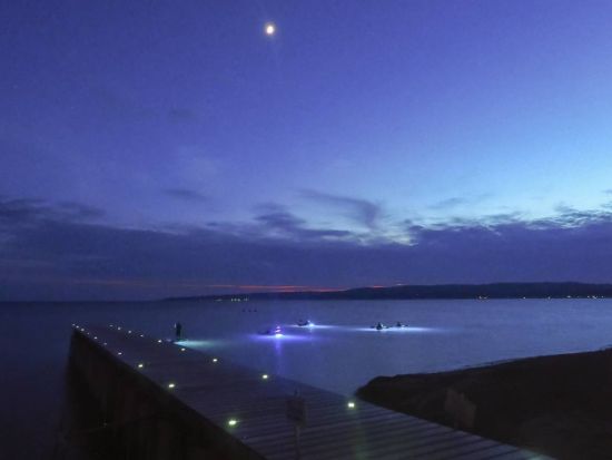 佐渡島 真野湾（佐和田海岸） ナイトカヤック体験　星空＆船底ライトアップで水面に映る景色を楽しむ！＜4～10月＞by サードフィールドさど