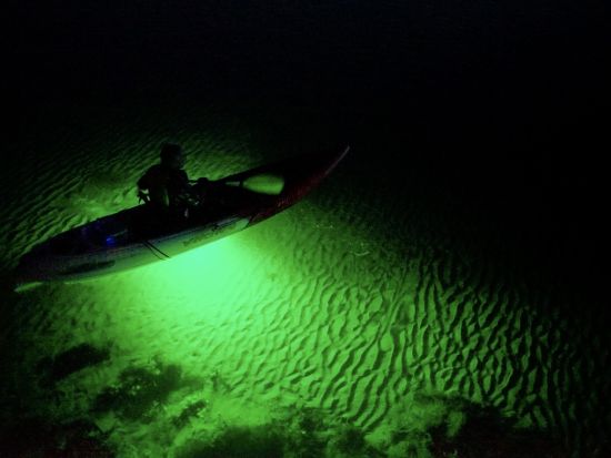 佐渡島 真野湾（佐和田海岸） ナイトカヤック体験　星空＆船底ライトアップで水面に映る景色を楽しむ！＜4～10月＞by サードフィールドさど