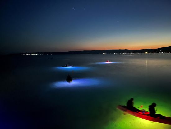 佐渡島 真野湾（佐和田海岸） ナイトカヤック体験　星空＆船底ライトアップで水面に映る景色を楽しむ！＜4～10月＞by サードフィールドさど