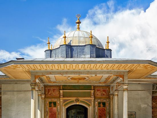 イスタンブール1日観光ツアー　トプカプ宮殿＆アヤソフィア＆ブルーモスクなど ＜混載または貸切選択可／昼食付／日本語ガイド＞