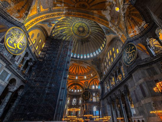 Turkey_Istanbul_Hagia-Sophia_shutterstock_1262781781