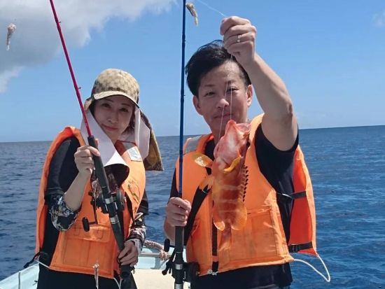 船釣り体験　手ぶらで参加OK！美しい自然の景色を眺めながら五目釣りを楽しもう　9歳から参加可能　＜笠利町＞ by サラサ