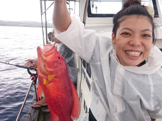 船釣り体験　手ぶらで参加OK！美しい自然の景色を眺めながら五目釣りを楽しもう　9歳から参加可能　＜笠利町＞ by サラサ