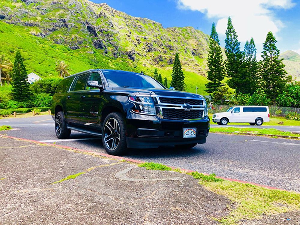 Private Honolulu Airport Luxury Car Transportation to Waikiki & Kahala