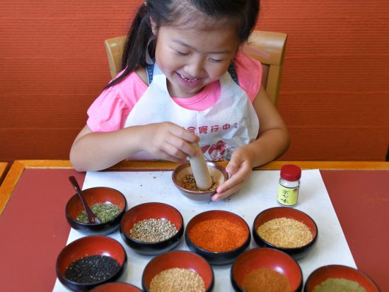 本格おとうふ・七味作り体験 ＜阪急西京極駅からお迎え可／右京区＞by 八つ橋庵とししゅうやかた