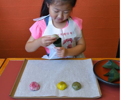 まんじゅうづくり体験　京都発祥の生麩を使ったおまんじゅう等選択可＜2名～／阪急西京極駅よりお迎え可＞ by 八つ橋庵とししゅうやかた