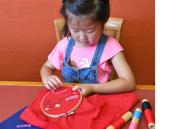 かわいい刺繍や京友禅染体験 私だけの京小物づくり＜阪急西京極駅からお迎え可／右京区＞by 八つ橋庵とししゅうやかた