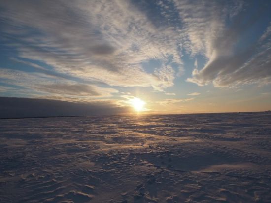 カナダ先住民 アイスフィッシング（伝統氷穴漁）実演＆とれたてお魚ランチツアー ＜11～4月／日本語または英語ガイド＞