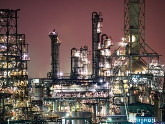 工場夜景ジャングルクルーズ　夜景のプロがプロデュース！快適なラグジュアリークルーザー採用＆工場夜景ガイドの解説付き＜1名から催行／90分／ピア赤レンガ桟橋発＞ 