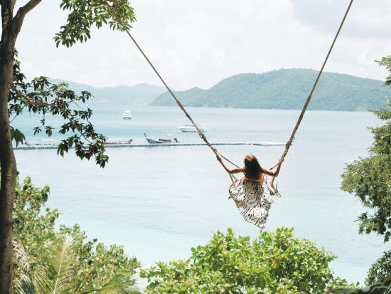 コーラル島1日ツアー　海の透明度抜群のバナナビーチ利用 ＜タイ料理ランチ／日本語ガイド／送迎／マリンスポーツプランあり＞