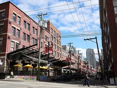 Davie-Street-in-Yaletown-02-600-1