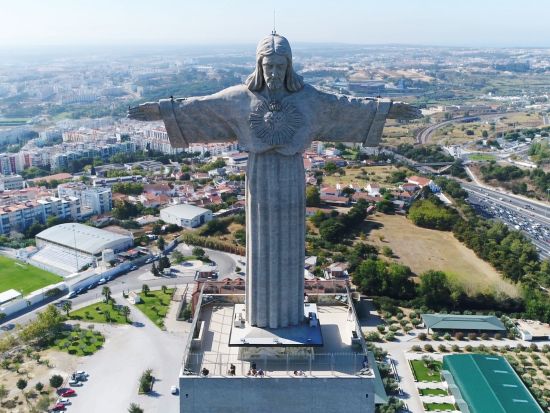 アラビダ半島 ワイナリーツアー ＜試飲付き／リスボン発＞