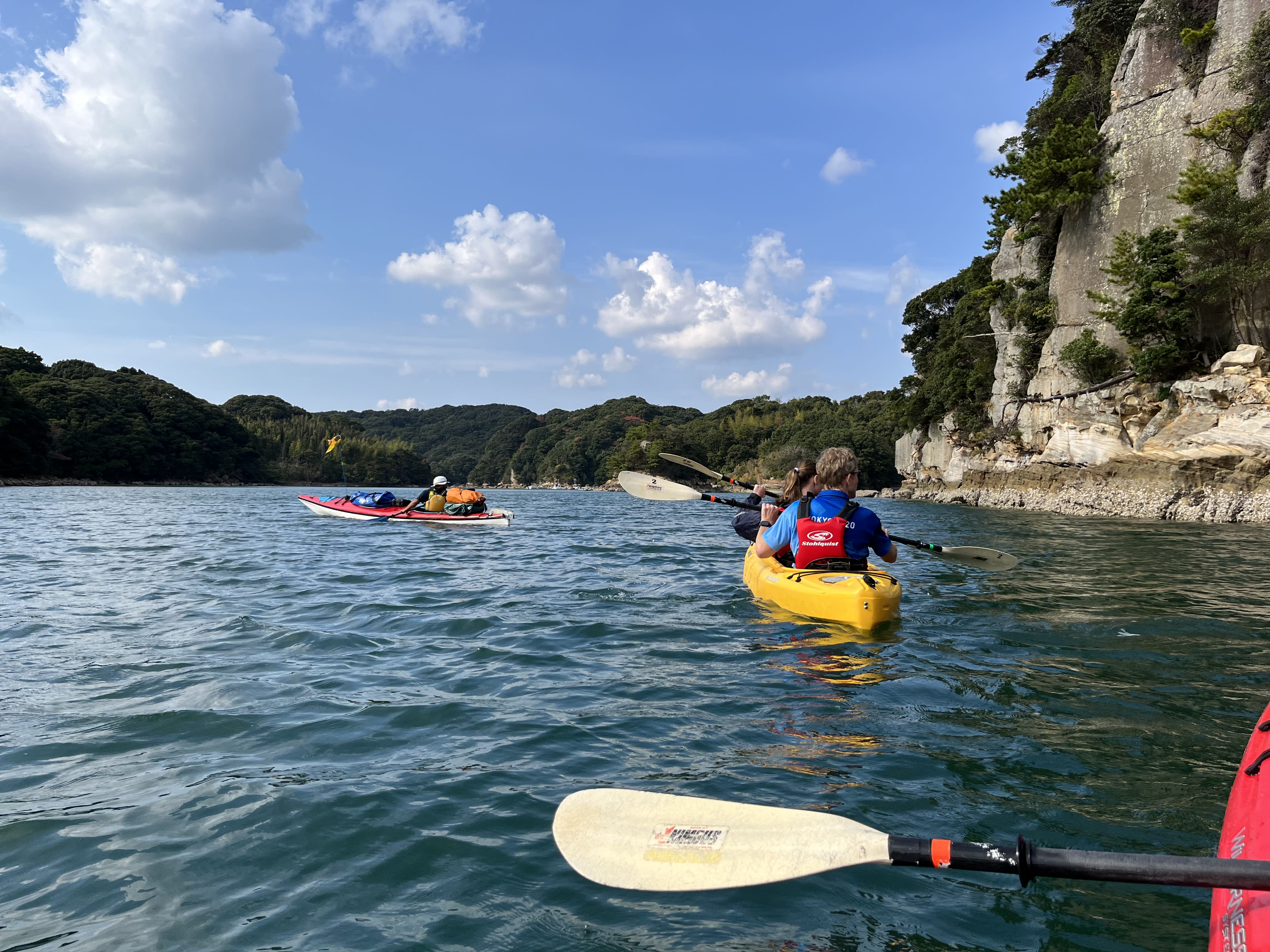 シーカヤックツアー 九十九島の海を満喫！国立公園の無人島をシーカヤックで巡る 佐世保バーガーの昼食付き ＜半日／佐世保駅発着＞ | 佐世保・平戸・松浦の観光&遊び・体験・レジャー専門予約サイト  VELTRA(ベルトラ)