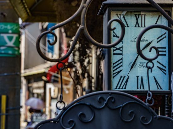 【歩こう！大阪】大阪ウォーキングツアー 近代的な梅田スカイビルから昭和な雰囲気の中崎町へ 過去へとタイムスリップ体験＜午前／梅田駅発／約2.5時間＞