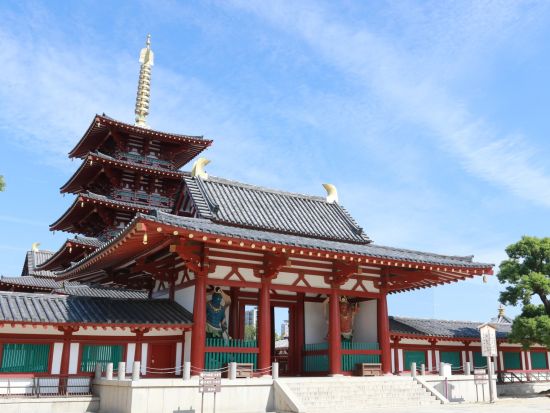 【歩こう！大阪】大阪ウォーキングツアー 日本最古の寺院「四天王寺」と超近代エリア「あべのハルカス」を巡る歴史歩き＜約3時間／午前／南海なんば駅発＞