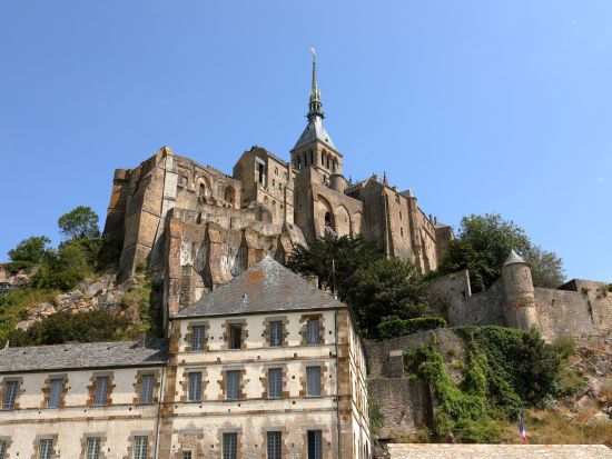 高速鉄道TGVで行く！モンサンミッシェル＋サンマロ 日帰りツアー　日本語ガイドが修道院をご案内＜1～6名＞by [みゅう]