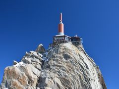 France_Chamonix_Aiguille du Midi_pixta_48305652_M