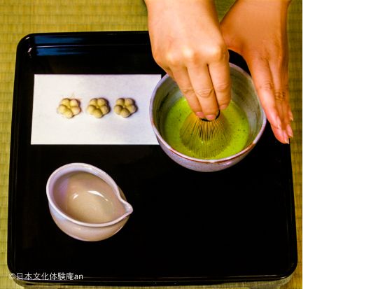 和文化体験 自分で点てるお点前体験 ひき茶の実演付＜1名～／約30分～／神田駅から徒歩1分＞ by 日本文化体験 庵an東京