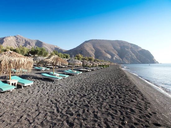 Perissa-Perivolos-Perissa-Beach-