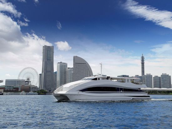 横浜クルーズ 小さなお子様連れ歓迎！赤レンガCafeクルーズ＜45分／ドリンク付き／ピア赤レンガ桟橋発＞