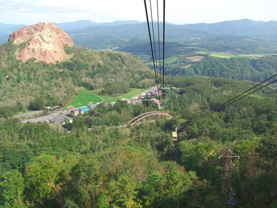 Japan_Hokkaido_Lake Toya_Mt. Showa Shinzan_shutterstock_516340873