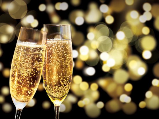 横浜ナイトクルーズ　ファンタスティックカフェシップ ラグジュアリークルーザーで巡る横浜港のパワースポット＜週末限定／60分／ピア赤レンガ桟橋発＞