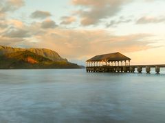 HanaleiPier_Bay_Mountains_Princeville_Kauai_Hawaiijpg