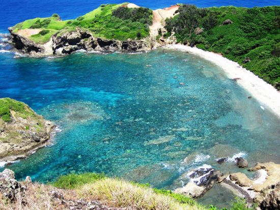 母島ハイキングツアー　小富士からの絶景と豊かな固有種のジャングルを歩く　初～中級者向けの南崎・小富士ルート＜5時間／小笠原諸島・母島発＞ 