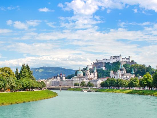 【空港送迎】ザルツブルク空港 ⇔ ザルツブルク市内 ＜貸切／日本語または英語ドライバー＞