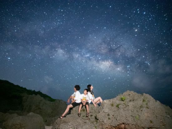 星空ナイトフォトツアー　編集にもこだわるフォトコンテスト受賞のカメラマンがご案内！記念日にもおすすめの星空ウェディングプランあり＜宮古島＞