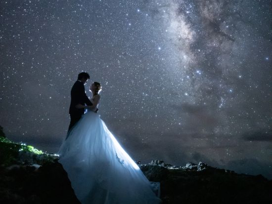 星空ナイトフォトツアー　編集にもこだわるフォトコンテスト受賞のカメラマンがご案内！記念日にもおすすめの星空ウェディングプランあり＜宮古島＞