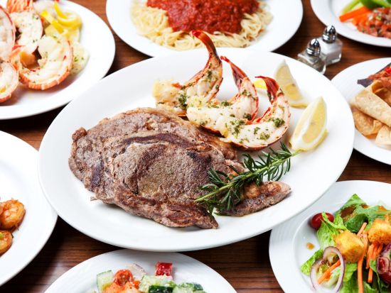 アイランダー・テラス 食事券＆事前予約サービス 日替わりメニューのディナービュッフェ　朝食や日曜限定サンデーブランチプランあり＜ヒルトン・グアム＞