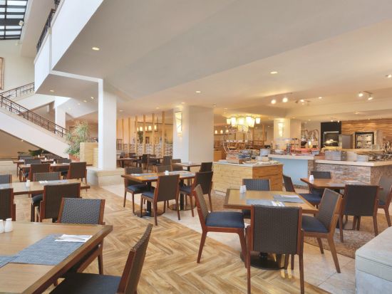 アイランダー・テラス 食事券＆事前予約サービス 日替わりメニューのディナービュッフェ　朝食や日曜限定サンデーブランチプランあり＜ヒルトン・グアム＞