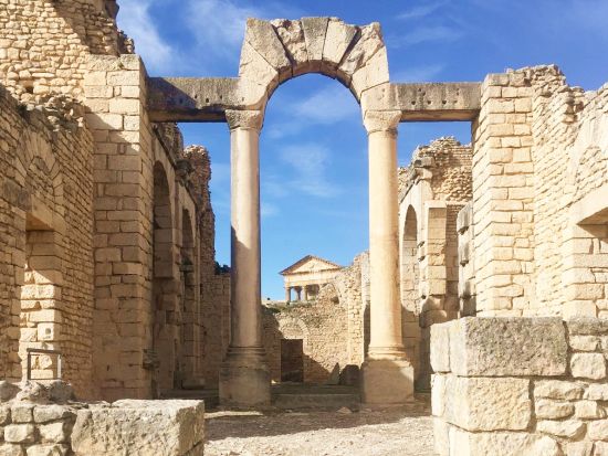世界遺産ドゥッガ遺跡＆ブラ・レジア遺跡 日帰りツアー　ローマの軌跡を辿る ＜貸切／昼食付き／日本語ガイドまたは英語ガイド／チュニス発＞