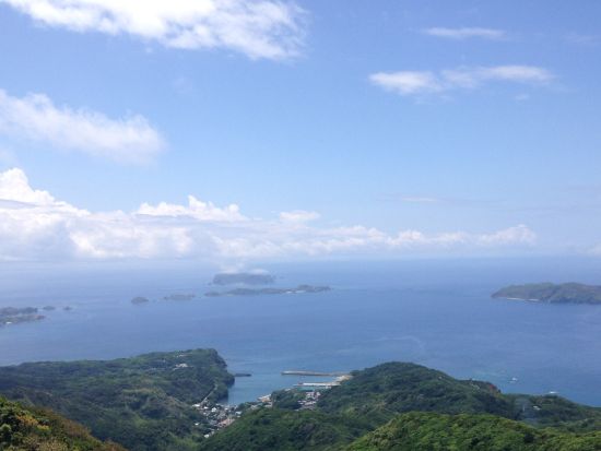 母島トレッキングツアー 島の固有種を観察しながら歩く 乳房山西ルートから山頂を目指す本格コース  山頂は島々を見渡せる絶景スポット＜6時間／小笠原諸島・母島発＞