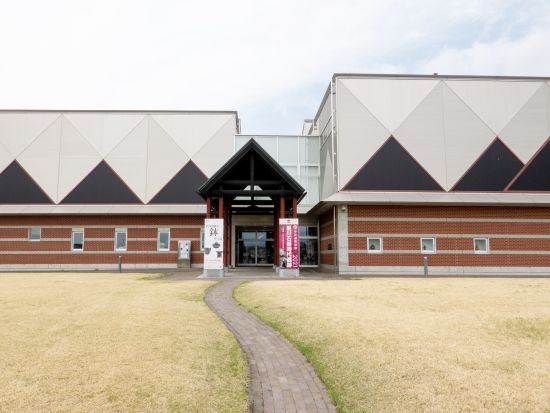 貸切観光タクシー 国宝櫛引八幡宮と是川縄文館＆八食センター満喫ランチプラン＜4時間／青森屋発・ 八戸駅または八戸市内着＞