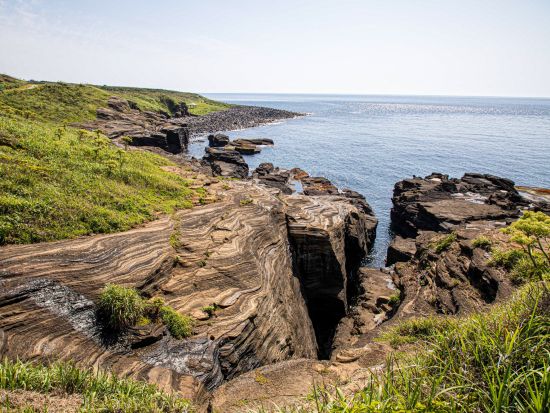 嵯峨島をこよなく愛する烏山ガイドと行く！嵯峨島半日トレッキングツアー　『日本の秘境100選』に選ばれている2つの火山が結合した島へ！＜福江島・五島市＞ by凹凸