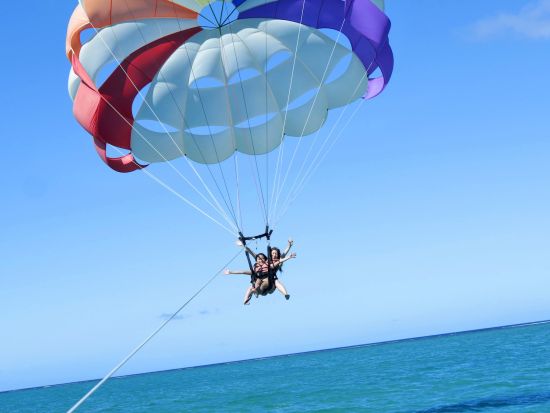 グアムオーシャンパーク✩プライベートビーチ入場利用　嬉しい昼食付き！選べる2～3種のマリンアクティビティ　SUP・カヤック・シュノーケル無料貸出＜送迎付＞