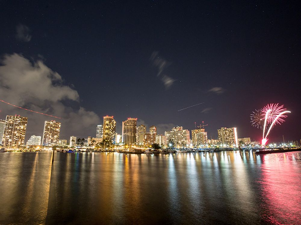 Waikiki Friday Night Fireworks & Honolulu City Lights Cruise Prince