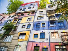 Austria_Vienna_Hundertwasser_House_shutterstock_224779849