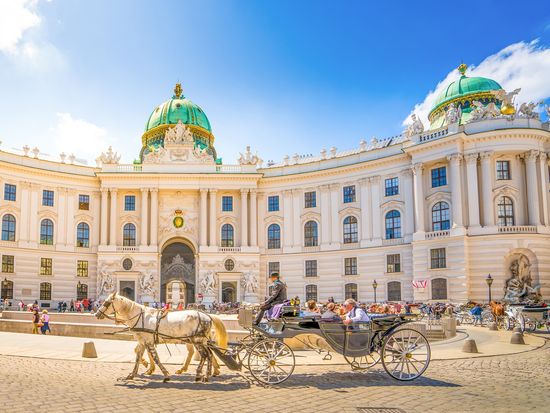 Austria_Vienna_Alte_Hofburg_shutterstock_391591339