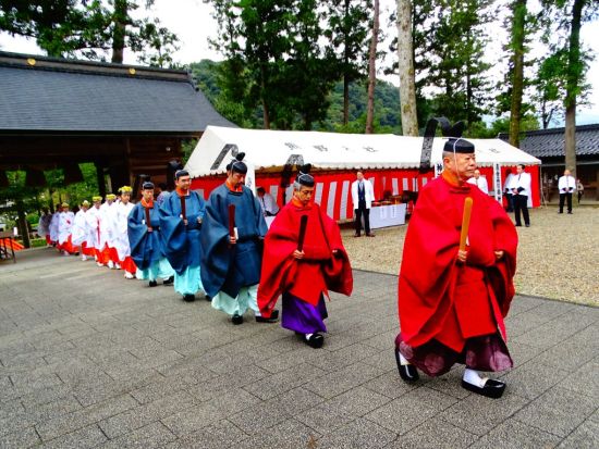 神話ナビゲーターがご案内！1年に1度の熊野大社の不思議な神事『亀太夫神事』見学と松江巡り ＜10月15日限定／日帰り／プライベートツアー／松江市内発着＞