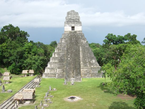 世界遺産ティカル遺跡 日帰りツアー＜昼食付／英語ガイド／アンティグア発またはグアテマラシティ発＞