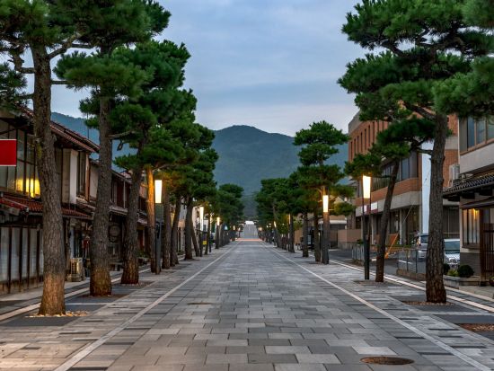 神話ナビゲーターがご案内！縁結びの聖地「出雲大社」＆神話の舞台を巡るウォーキングツアー＜日帰り／1～6名／出雲市＞