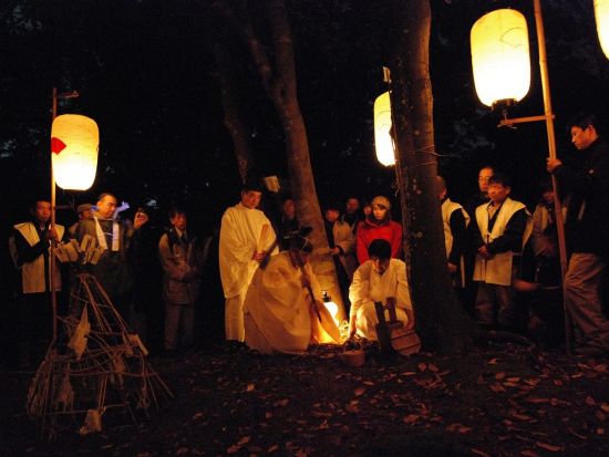 500年前から続く1年に1度の神事を見学！八百万の神々をお送りする 佐太神社「神送り」見学とイザナミゆかりの地巡り＜11月25日限定／1泊2日／松江駅＞