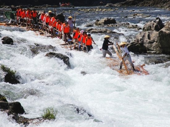 北山村筏下り①（提供：和歌山県）