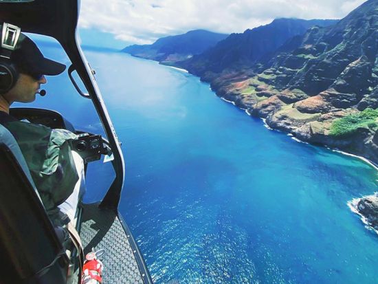 ヘリコプター遊覧飛行　カウアイ島で唯一のドア無しヘリコプターフライトを体験！＜45分／英語ガイド／リフエ空港発＞