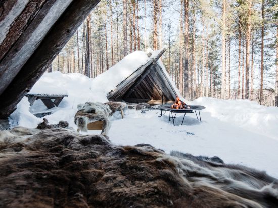 スノーモービルで行く！アイスフィッシング体験ツアー＜12～4月初旬／午前／ロヴァニエミ発＞