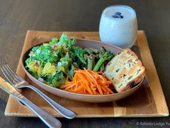 Kaleido-Lodge-Breakfast-02-600