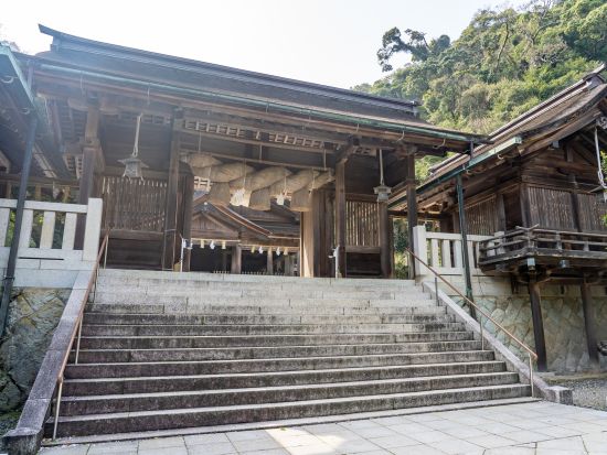 神話の町・美保関 1日観光ツアー  美保神社での巫女舞鑑賞＋【特別公開】国指定重要文化財・美保関灯台見学＜松江駅発着/貸し切りタクシー＞